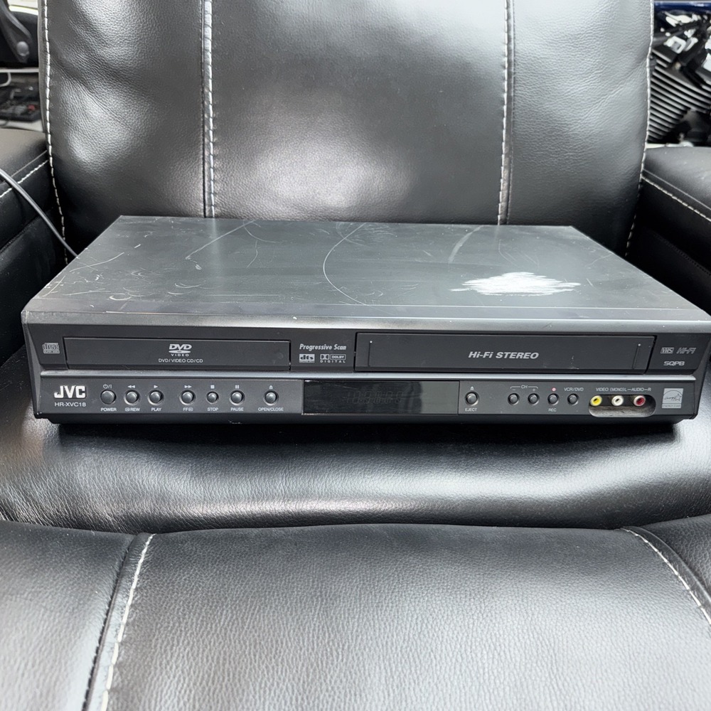 JVC HR-XVC18 DVD CD VHS VCR Video Cassette Recorder Combo Player Untested